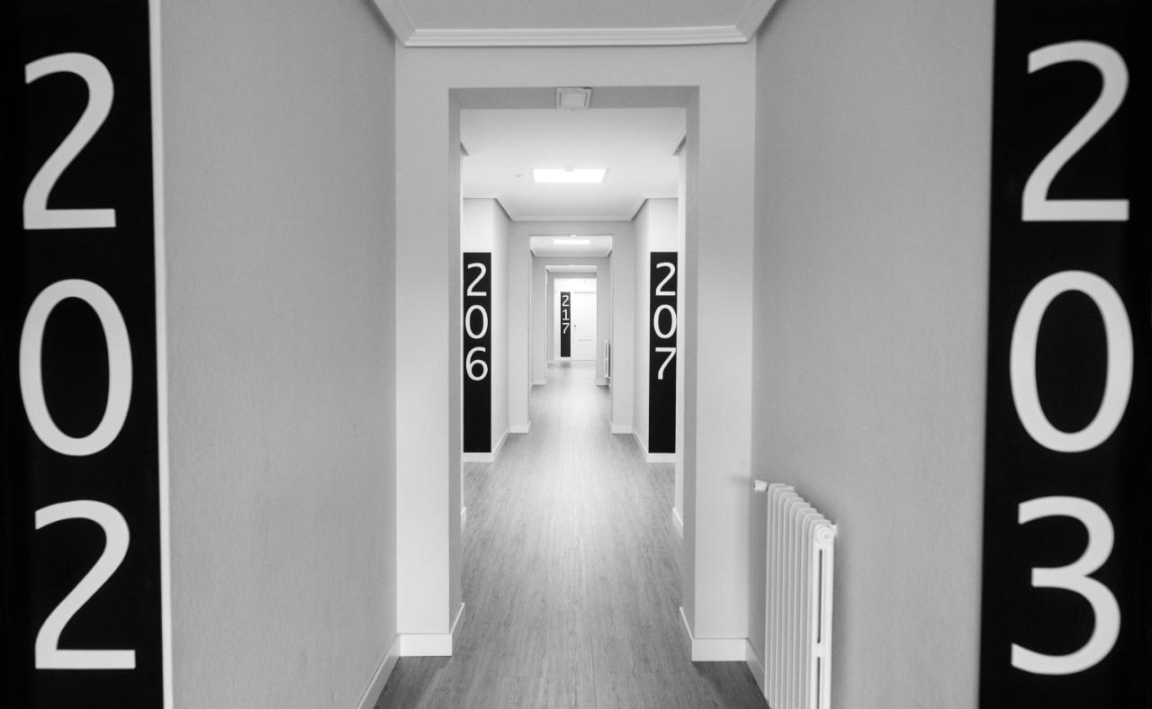 הוסטל Burgo Residencia Hospital Del Rey מראה חיצוני תמונה